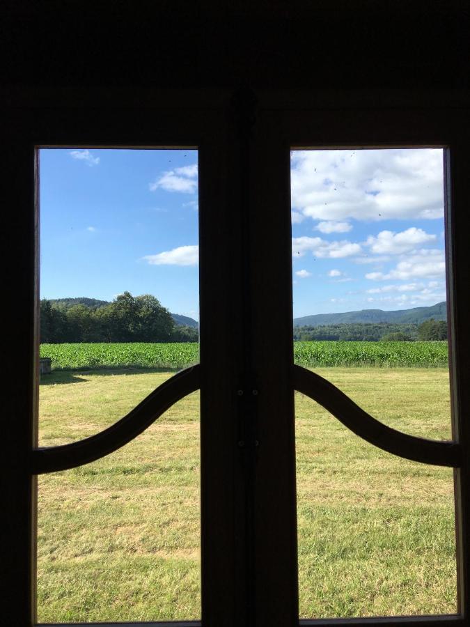 Gite Et Roulotte Dans Les Vosges Ремирмон Экстерьер фото